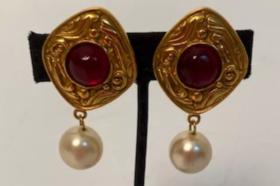 Chanel Vintage Red poured glass Gripoix Dangle pearl drop Clip On Earrings