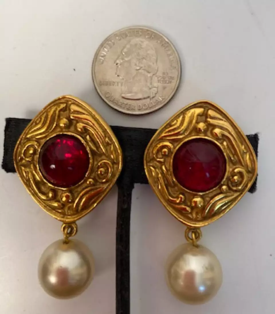 Chanel Vintage Red poured glass Gripoix Dangle pearl drop Clip On Earrings