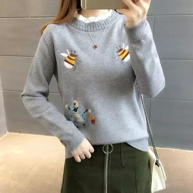 Embroidered Crewneck Women Sweater