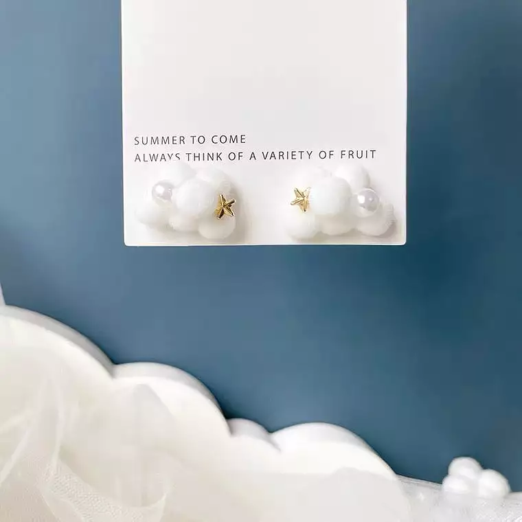 INS WHITE CLOUDS PLUSH EARRINGS BY70083