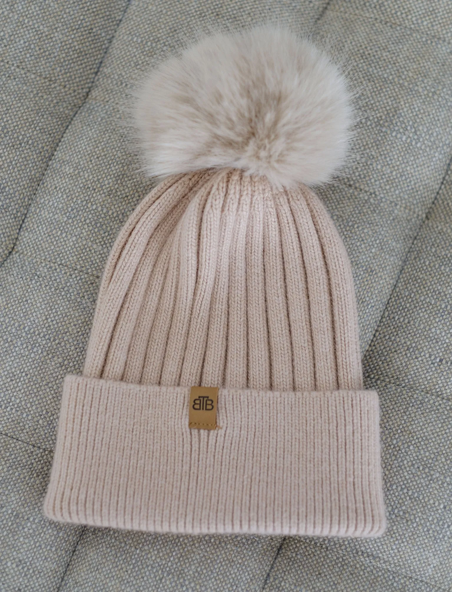 WOOL BLEND POMPOM BEANIE