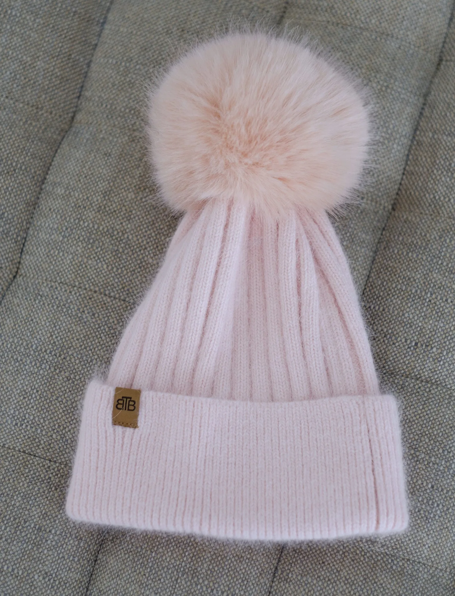 WOOL BLEND POMPOM BEANIE