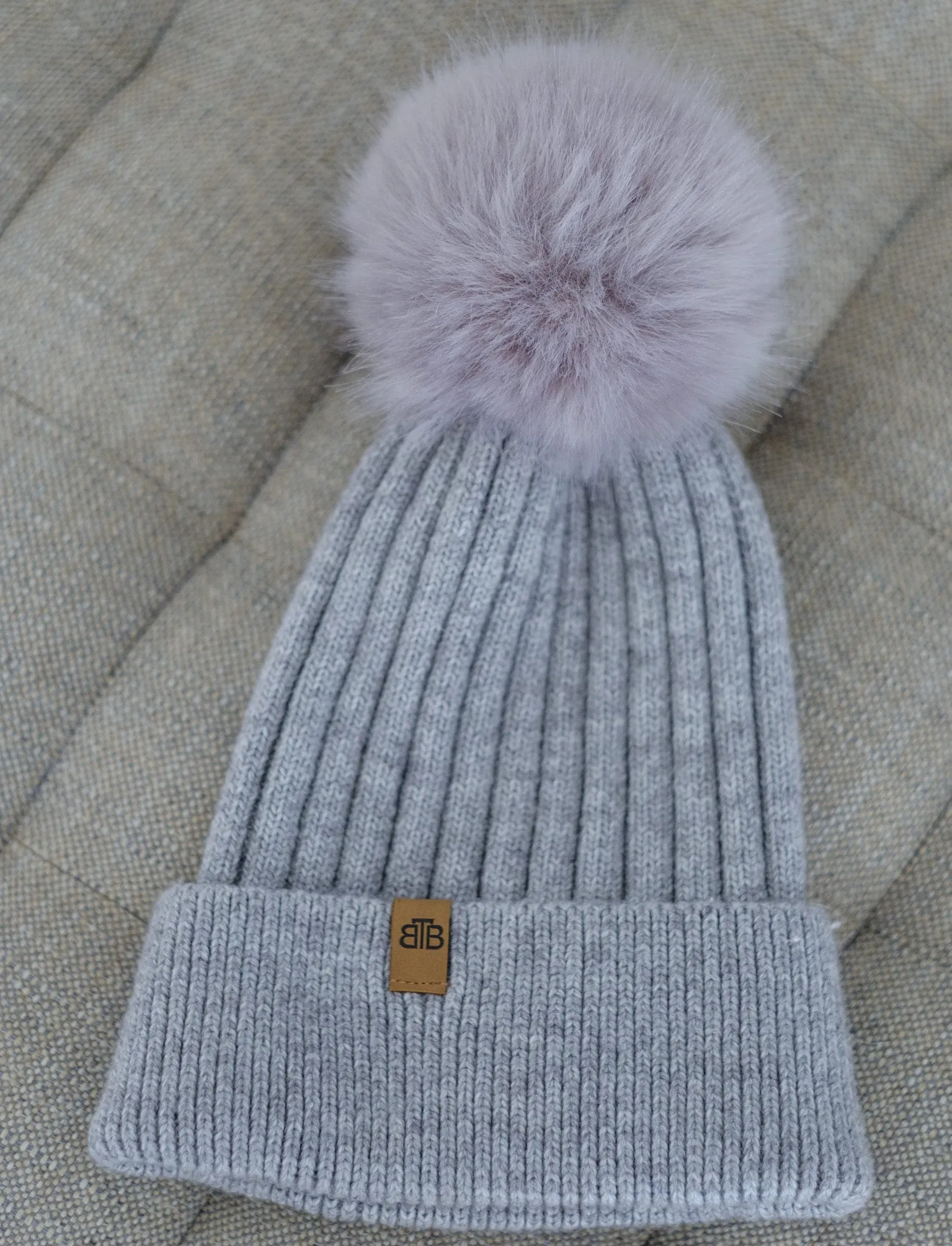 WOOL BLEND POMPOM BEANIE